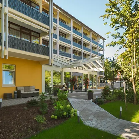 Victoria Hotel 3*